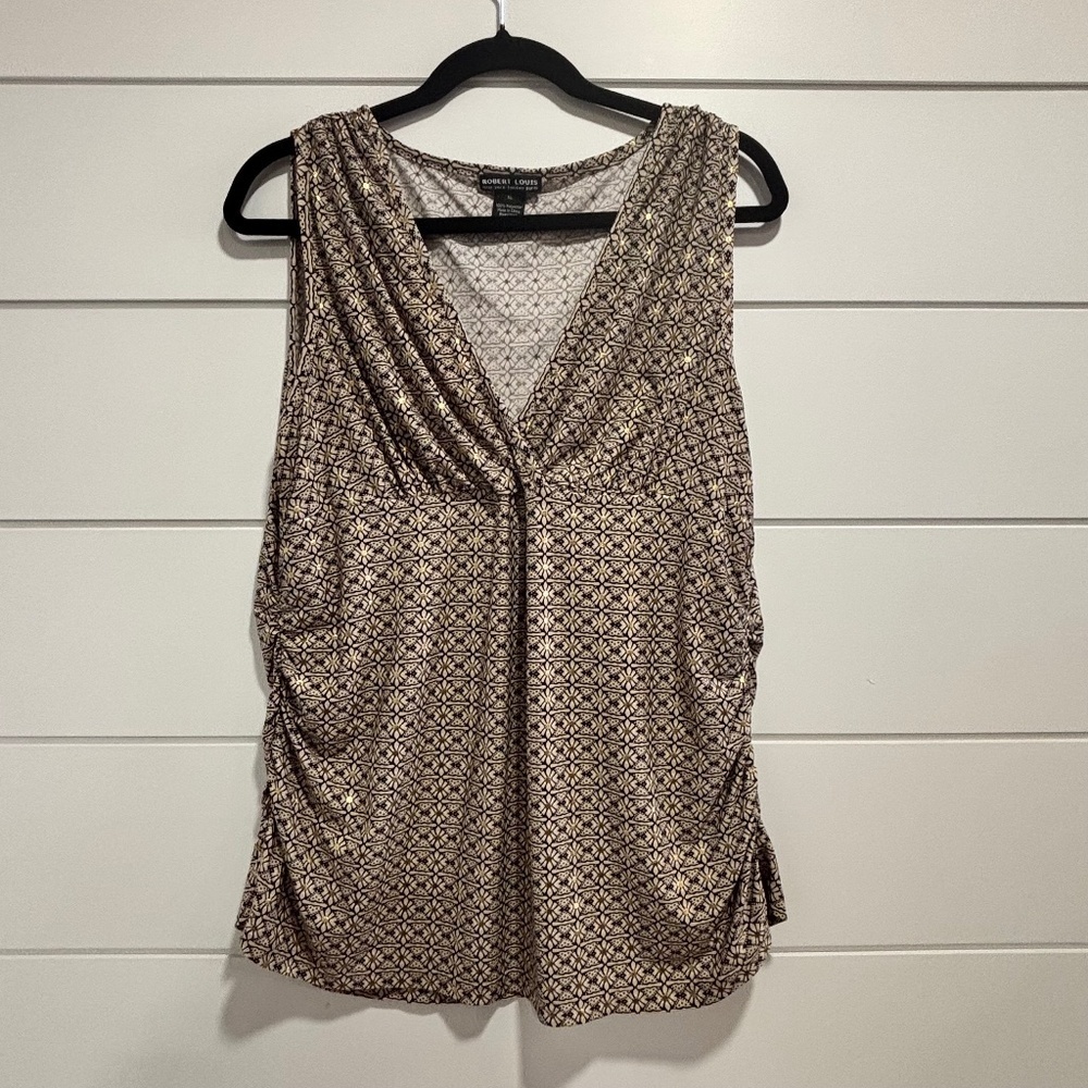 Robert Louis sleeveless v-neck blouse with ruching on sides size XL